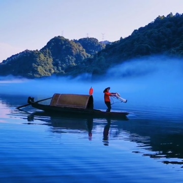 雾漫小东江
