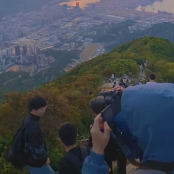 夜爬梧桐山