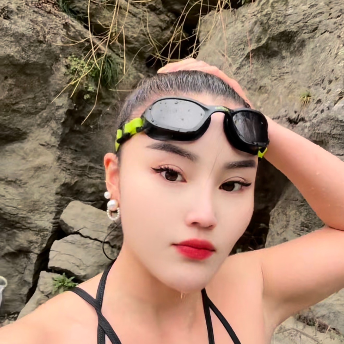 ♣️户外游泳跳水溯溪👩🏻 群聊头像