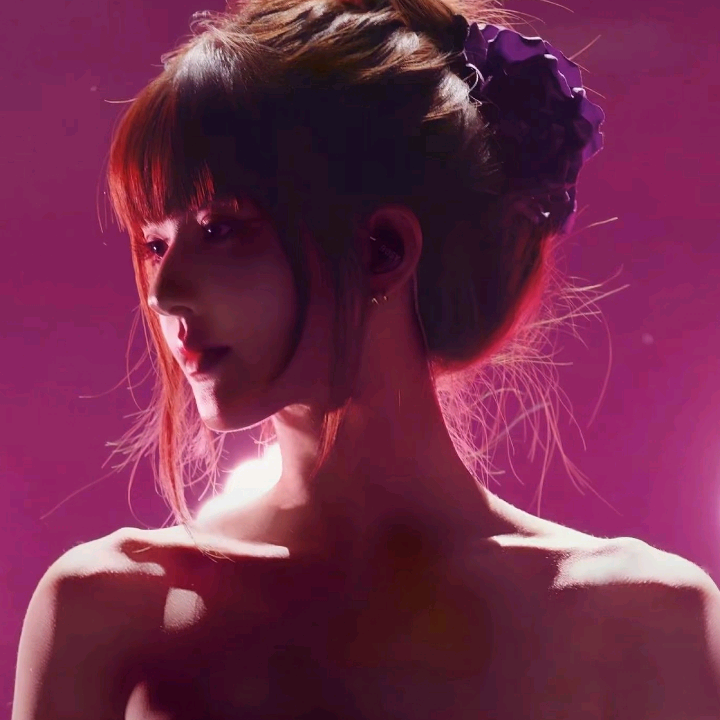 露.^# 群聊头像