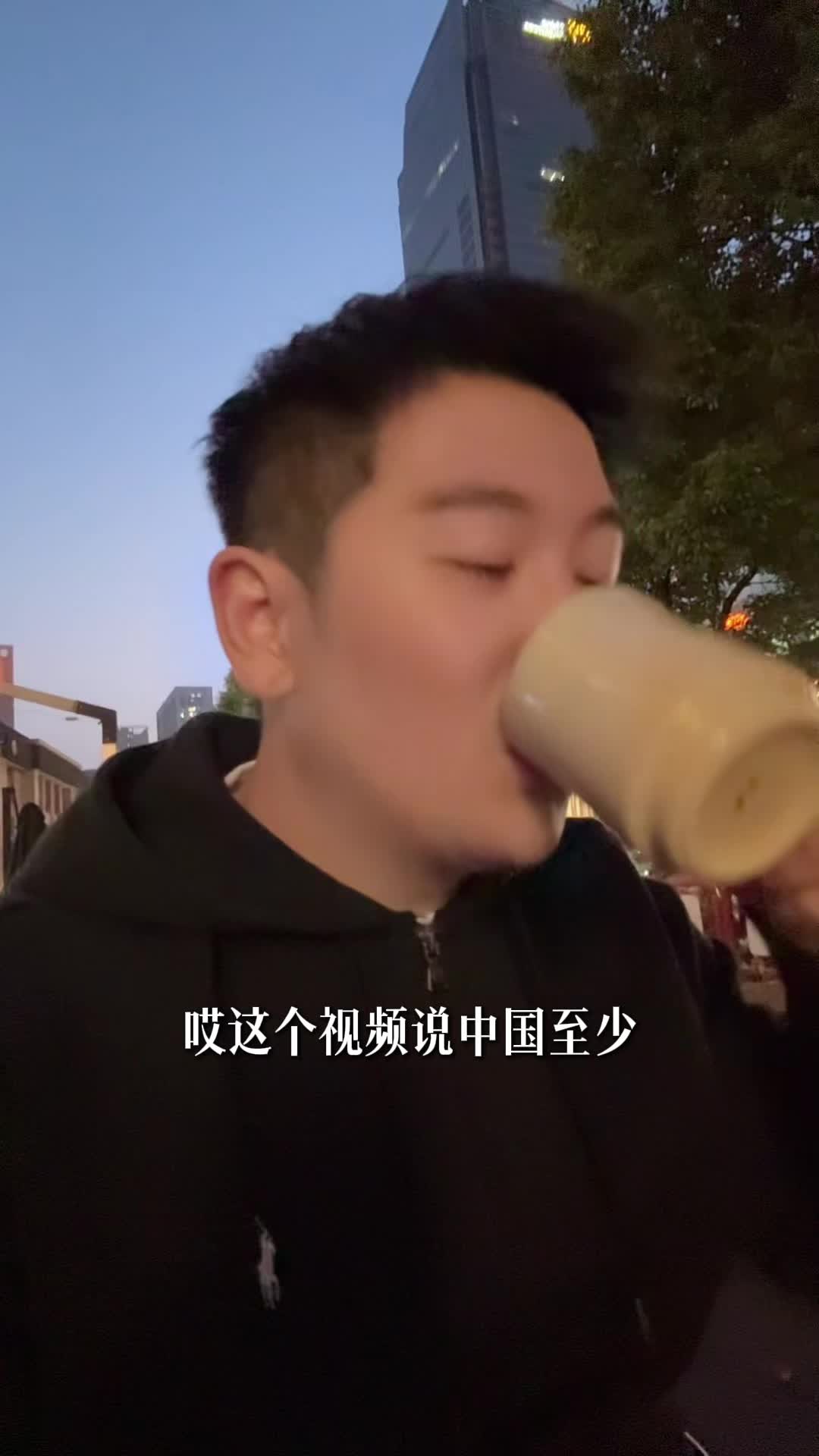 别用自己的标准定义别人的生活